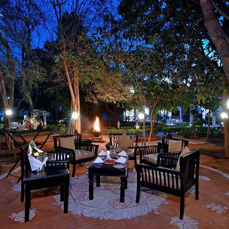 Tiger Den Resort Khilchīpur Exterior foto