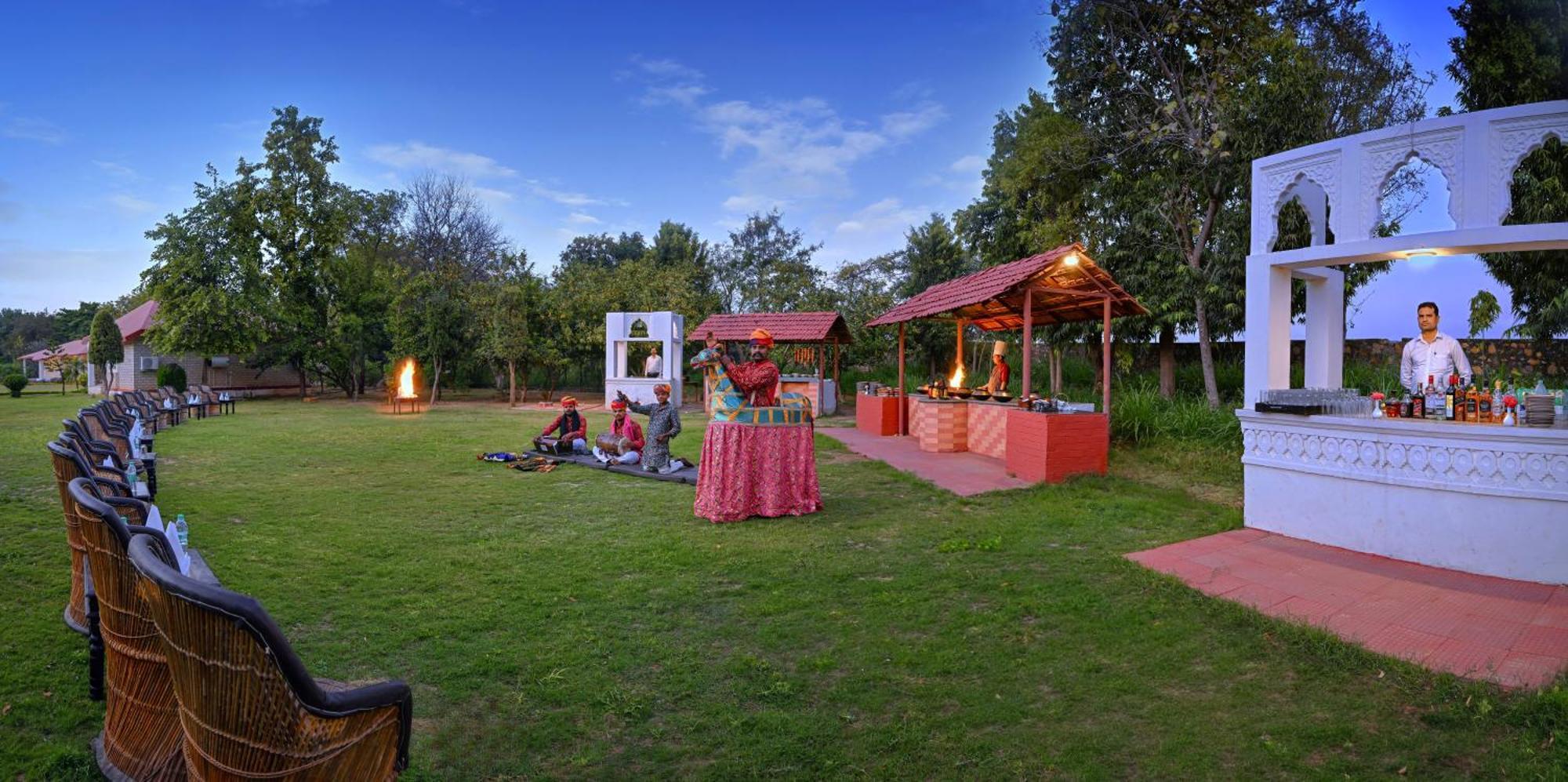 Tiger Den Resort Khilchīpur Exterior foto