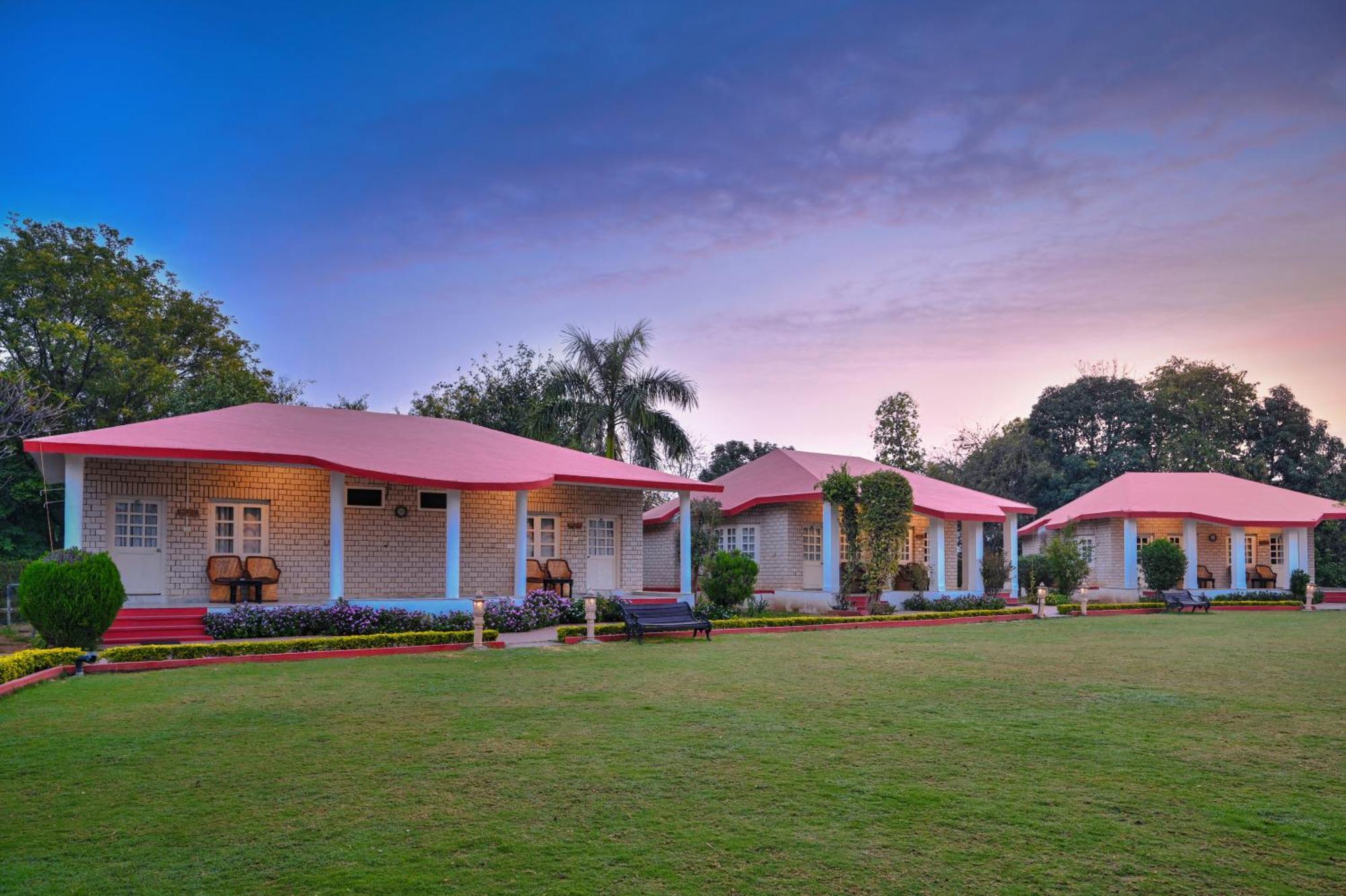 Tiger Den Resort Khilchīpur Exterior foto