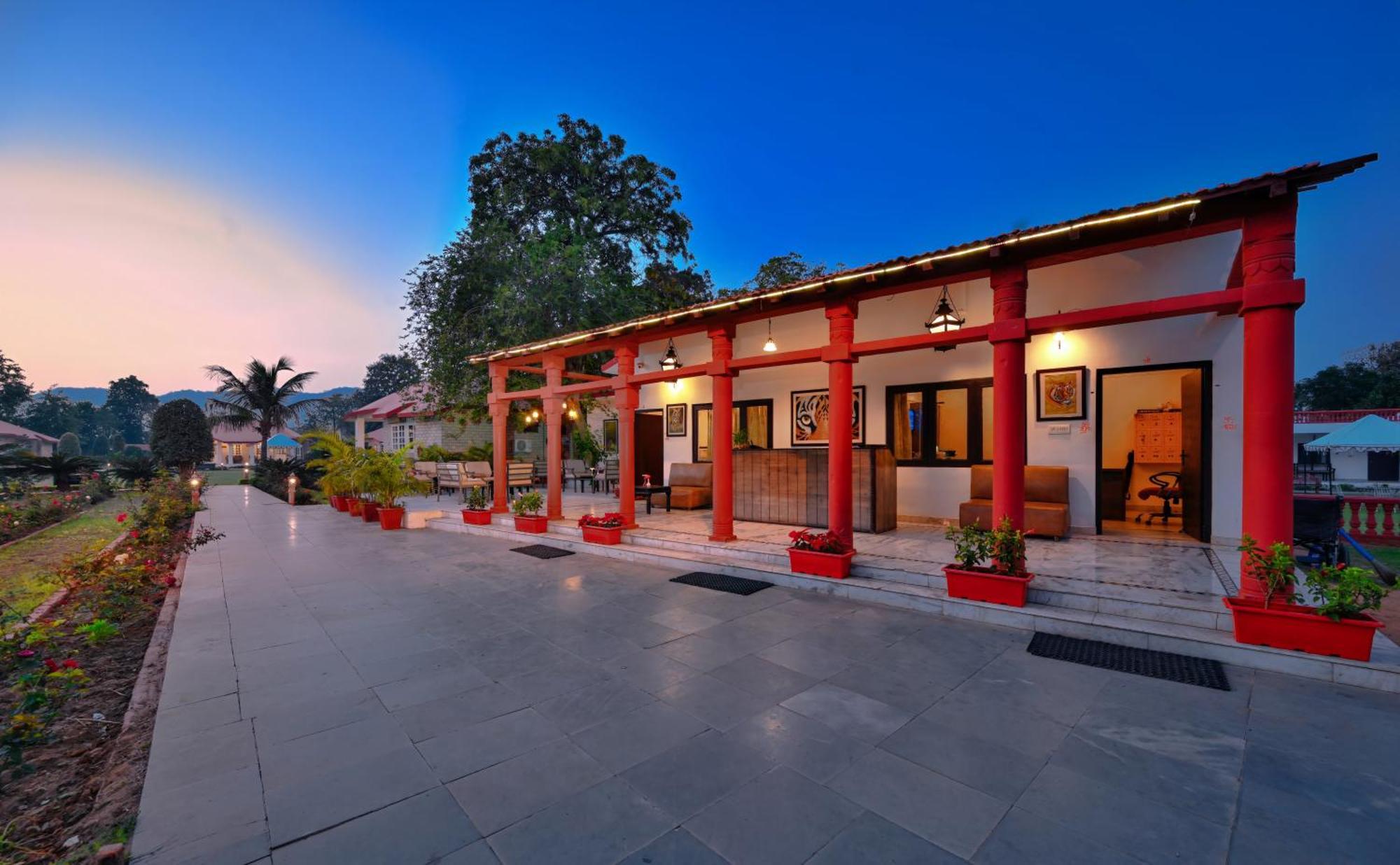 Tiger Den Resort Khilchīpur Exterior foto