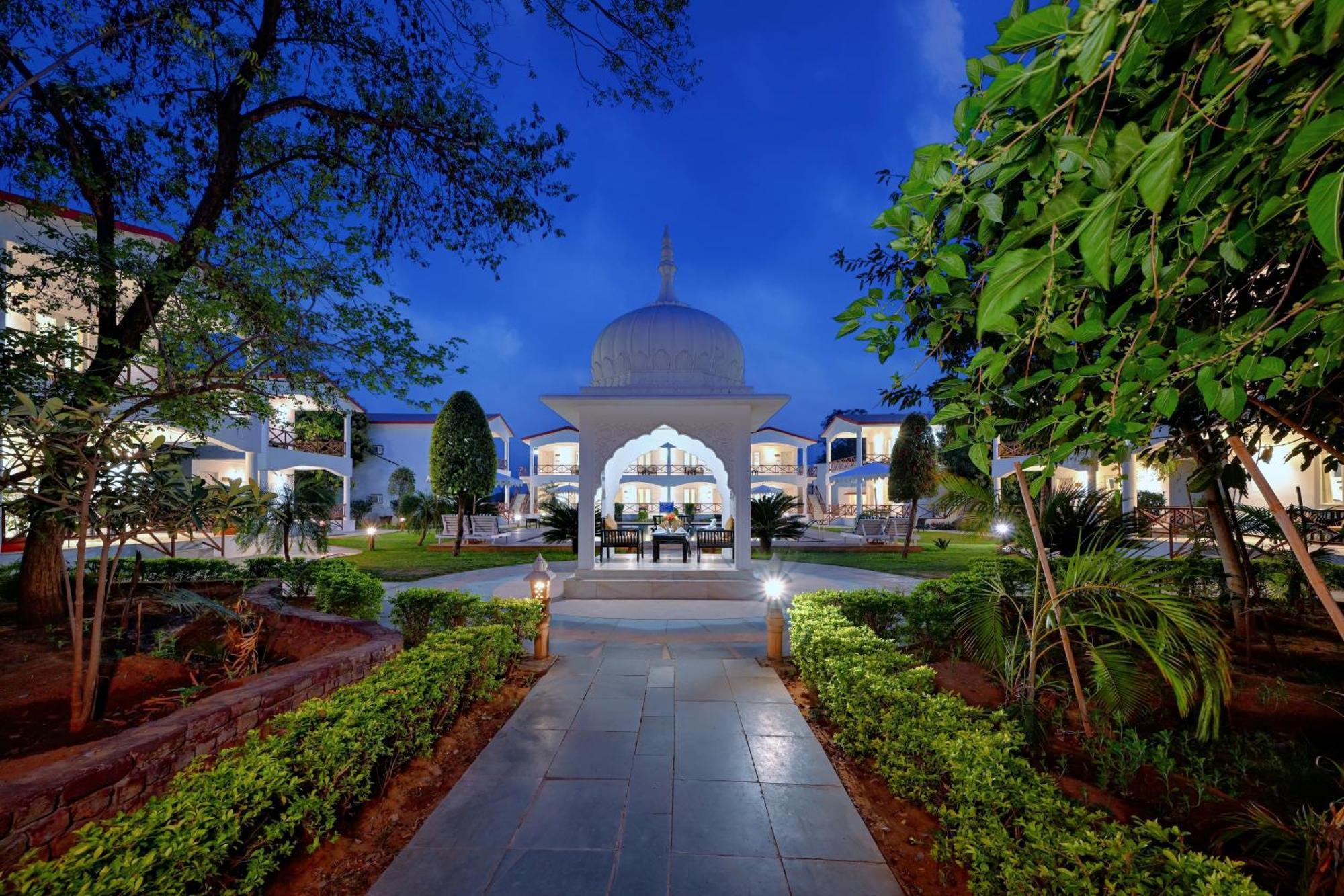 Tiger Den Resort Khilchīpur Exterior foto