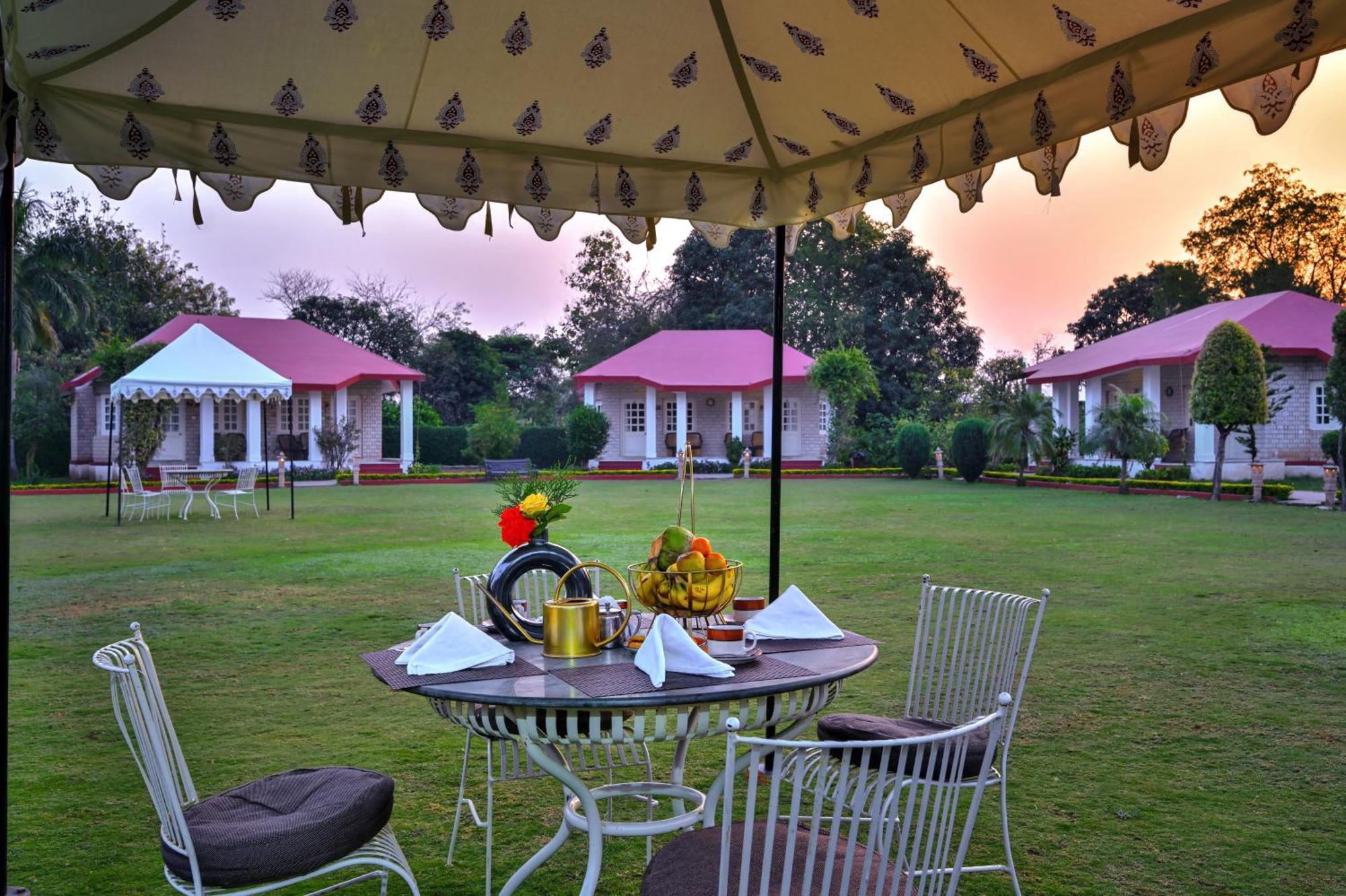 Tiger Den Resort Khilchīpur Exterior foto