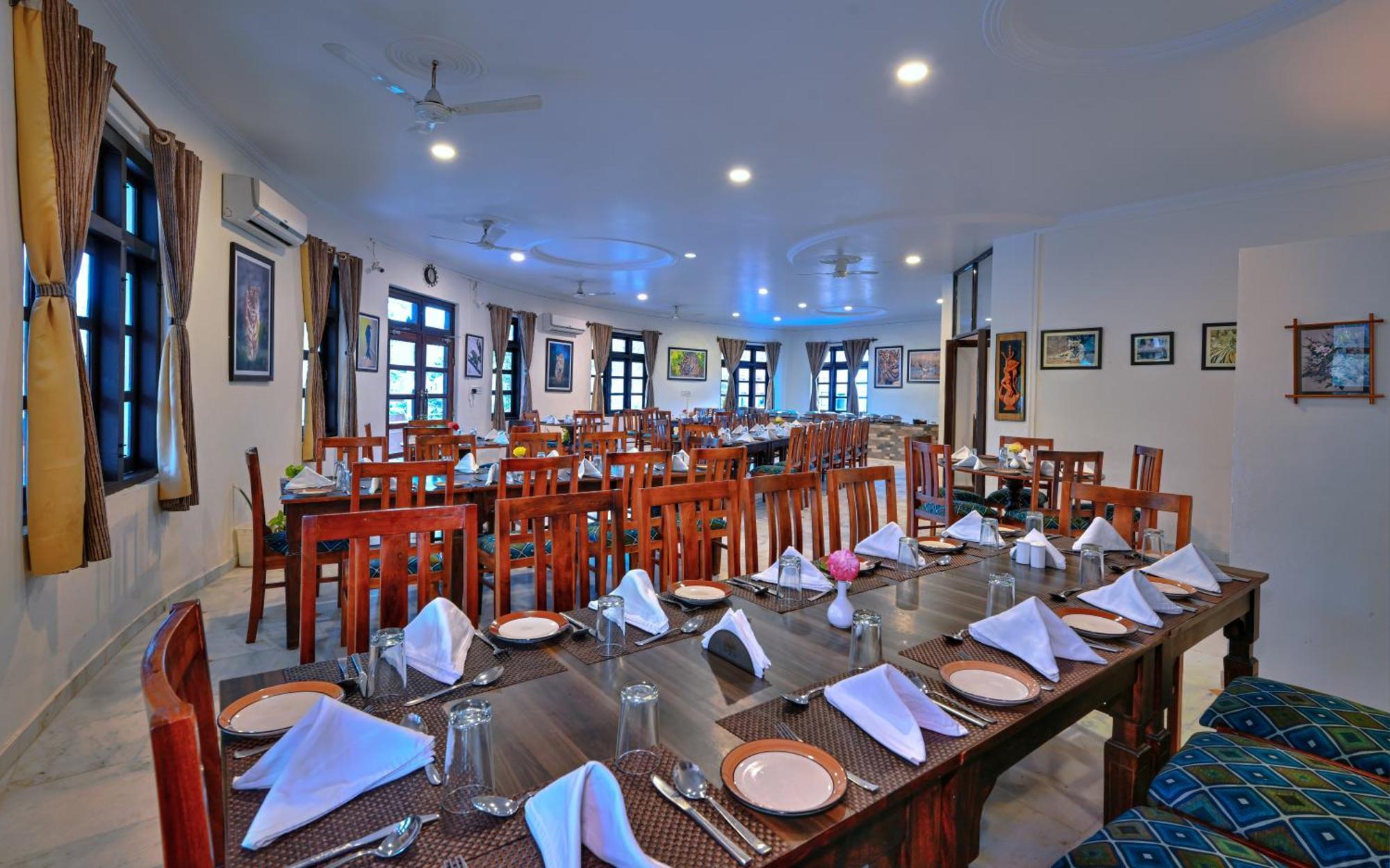 Tiger Den Resort Khilchīpur Exterior foto
