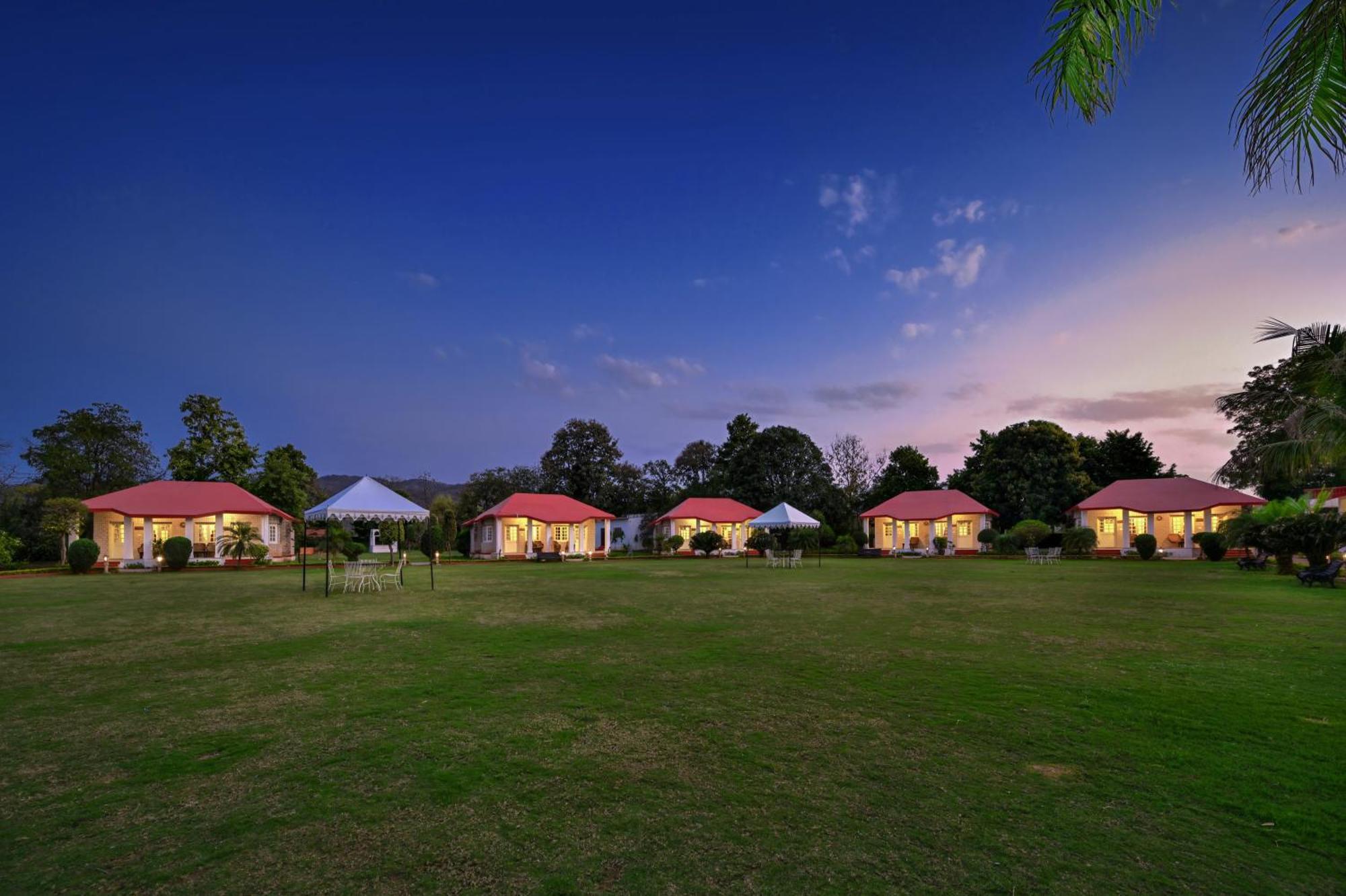 Tiger Den Resort Khilchīpur Exterior foto